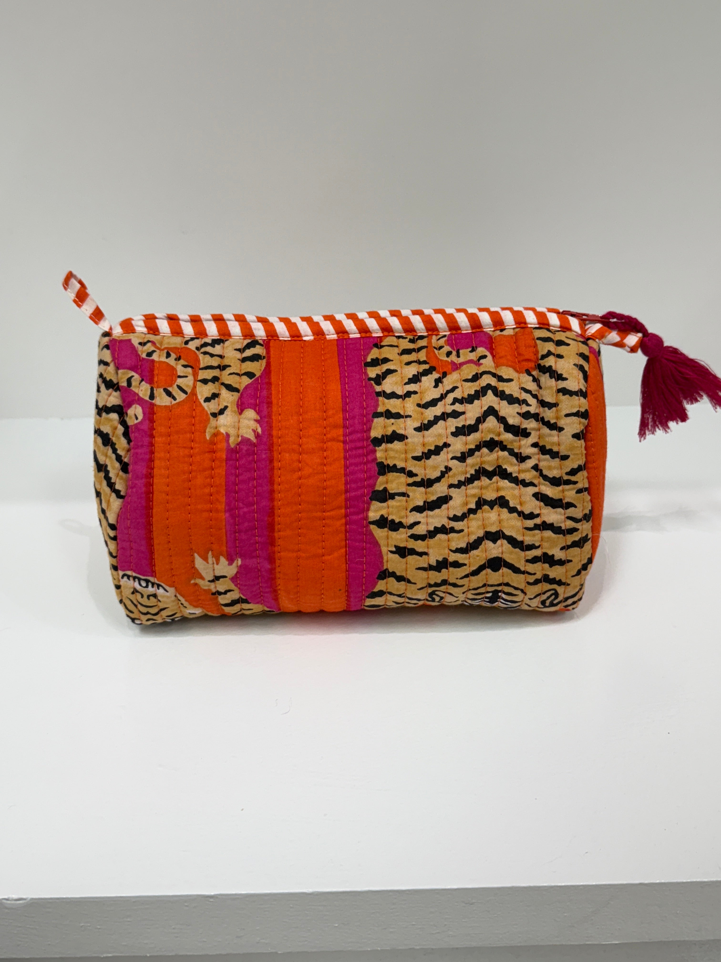 TIGER COSMETIC BAG | MEDIUM