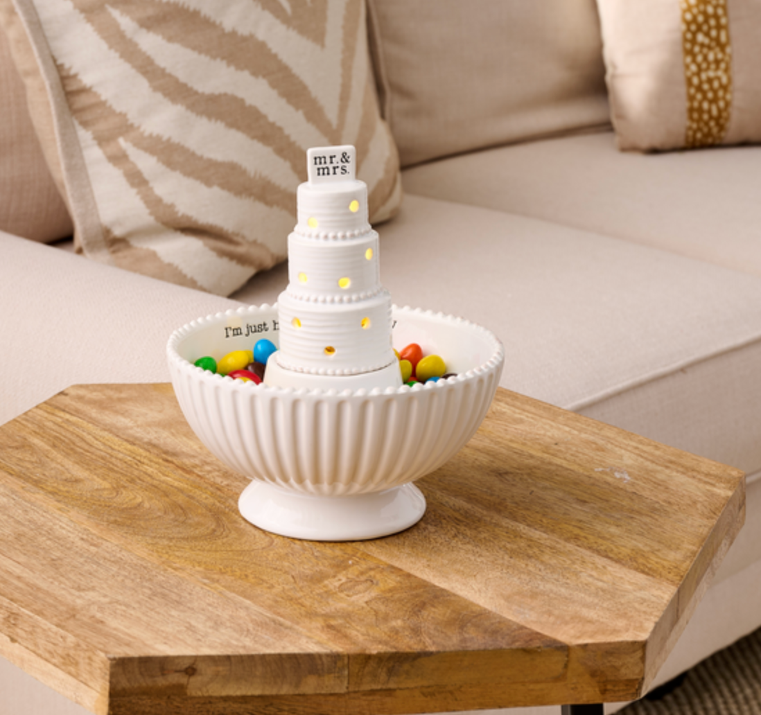 WEDDING CAKE LIGHT-UP & SOUND SITTER