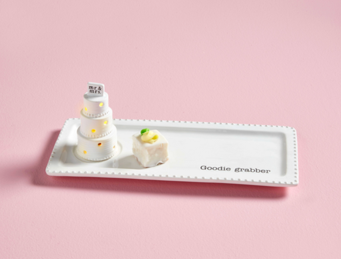 WEDDING CAKE LIGHT-UP & SOUND SITTER