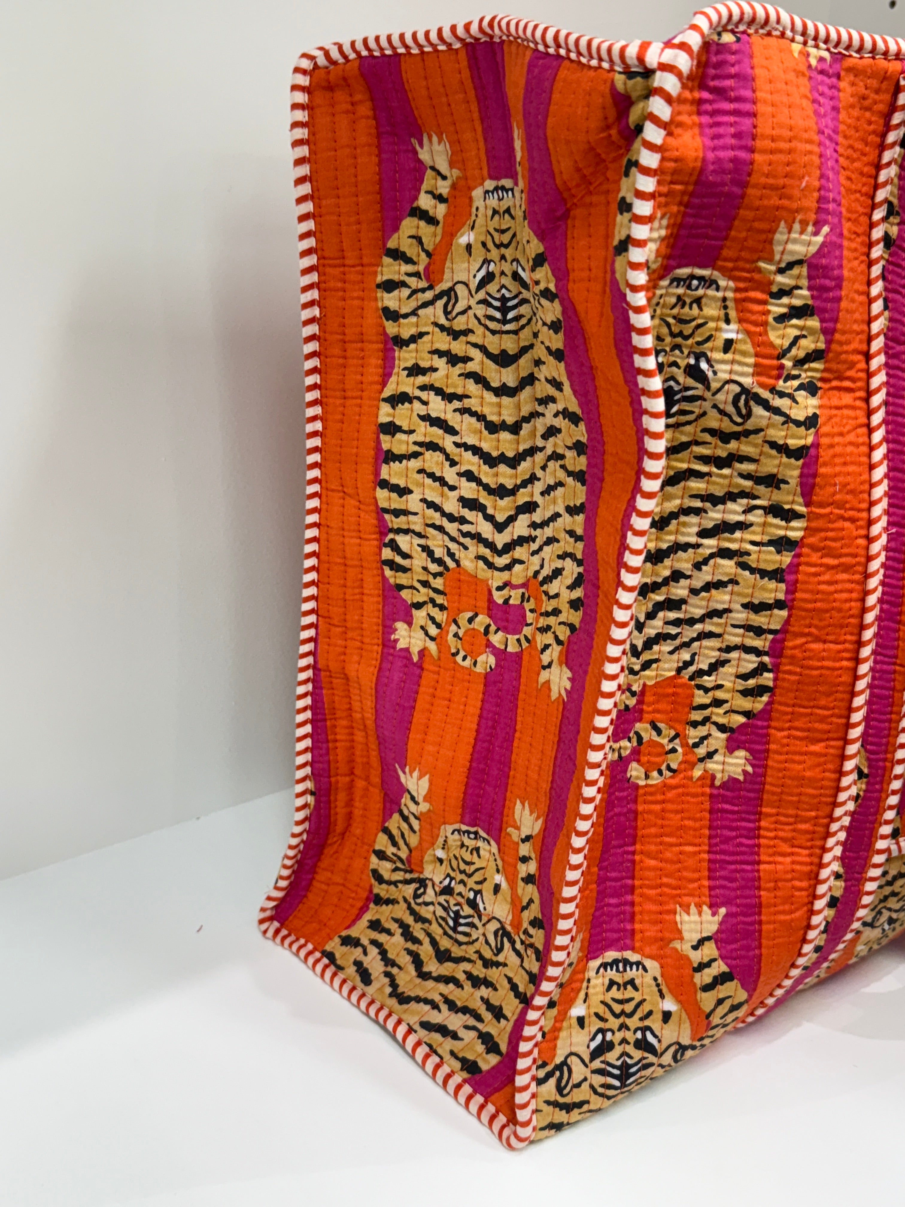 TIGER TOTE