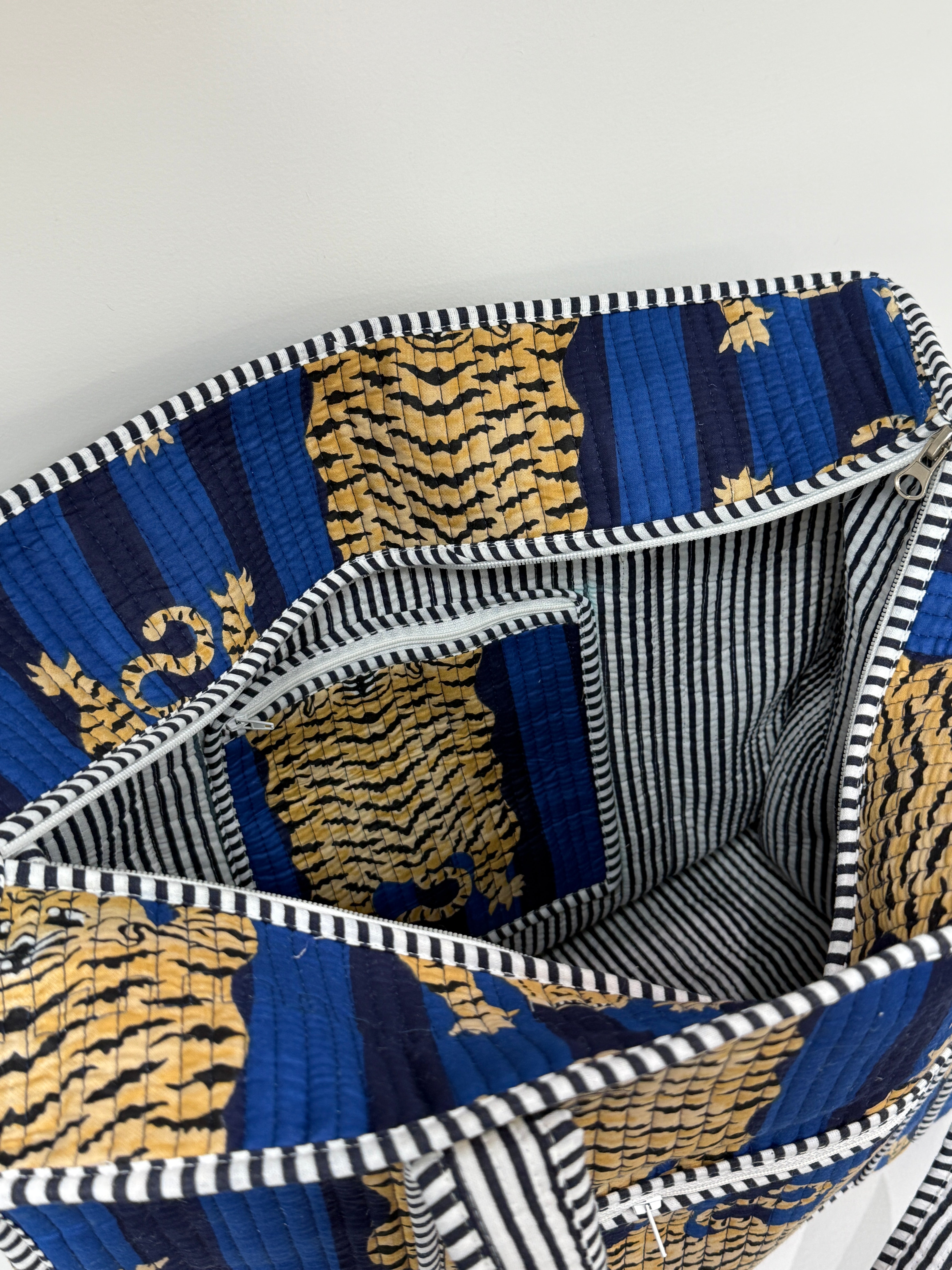 TIGER TOTE