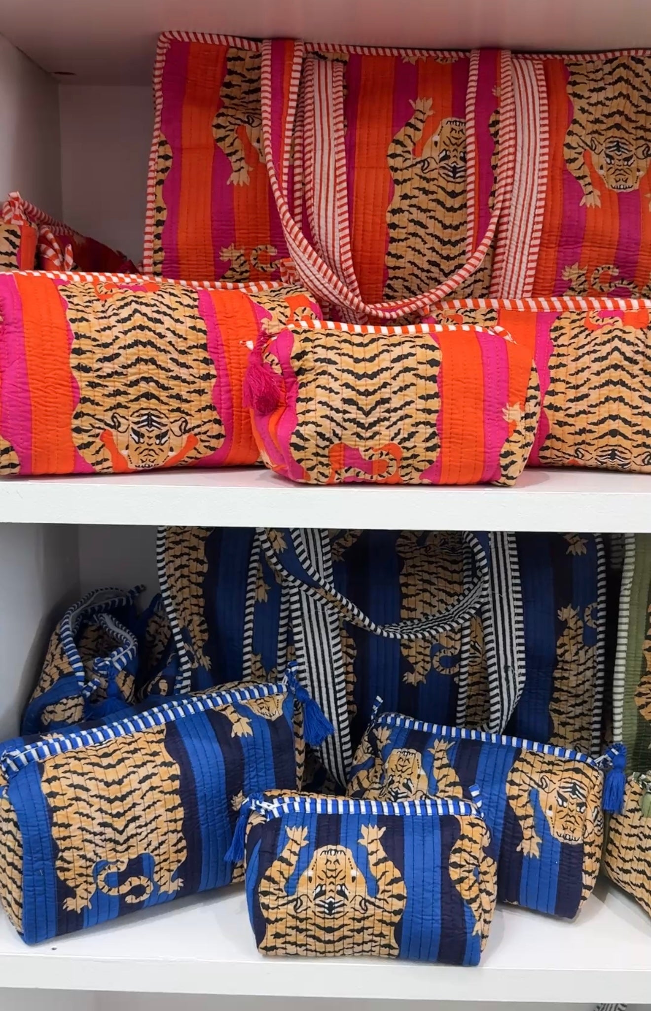 TIGER TOTE