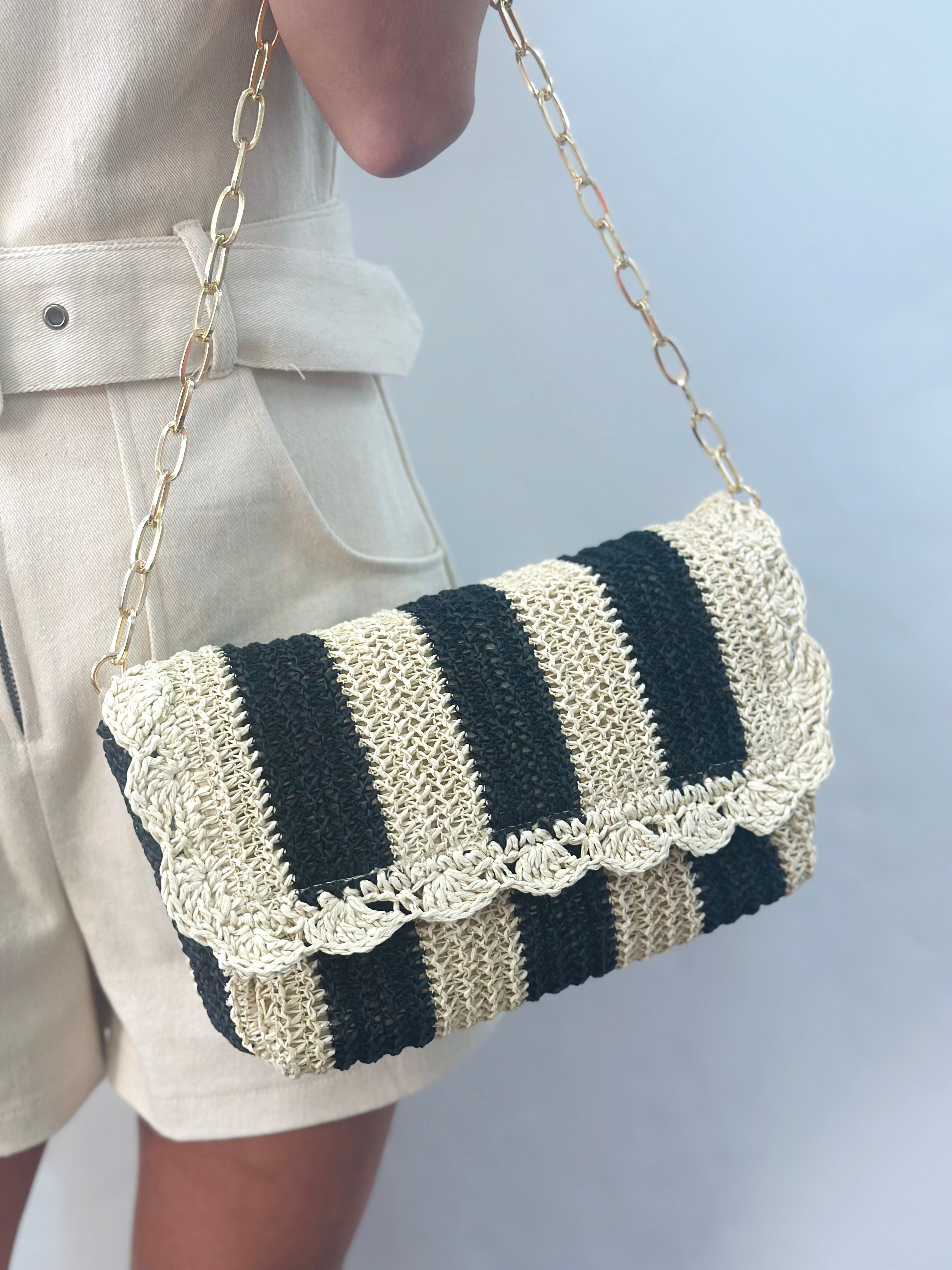BLACK SANDY SHOULDER BAG