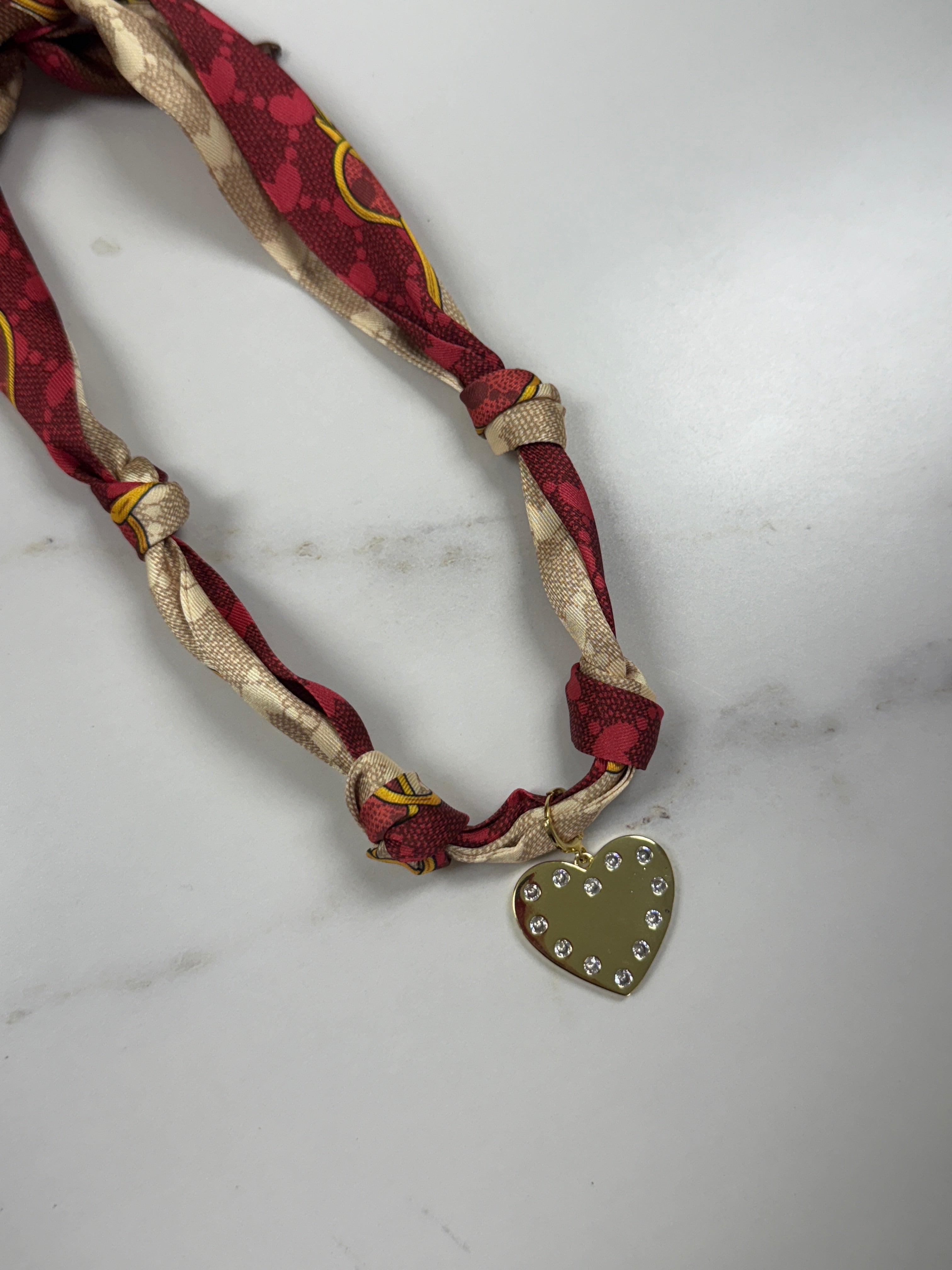 STUD HEART SCARF NECKLACE